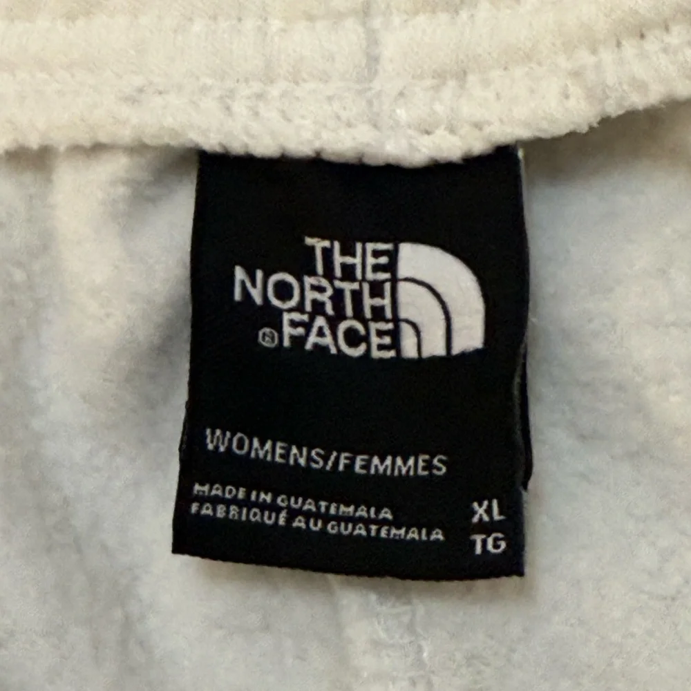 The North Face white rainbow logo elastic waistband shorts women’s size XL SOLD - Picture 4 of 5